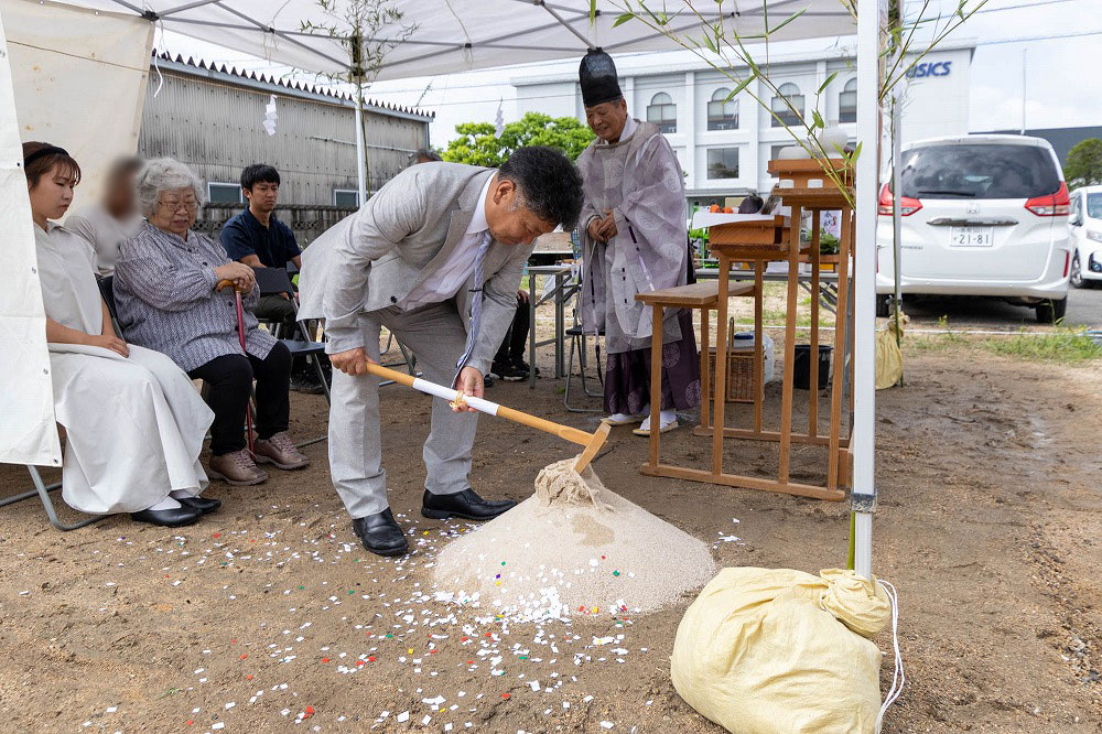 地鎮祭 鍬入れ