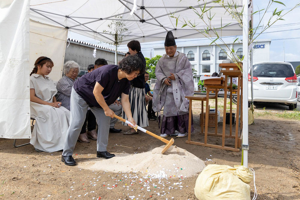 地鎮祭 鍬入れ