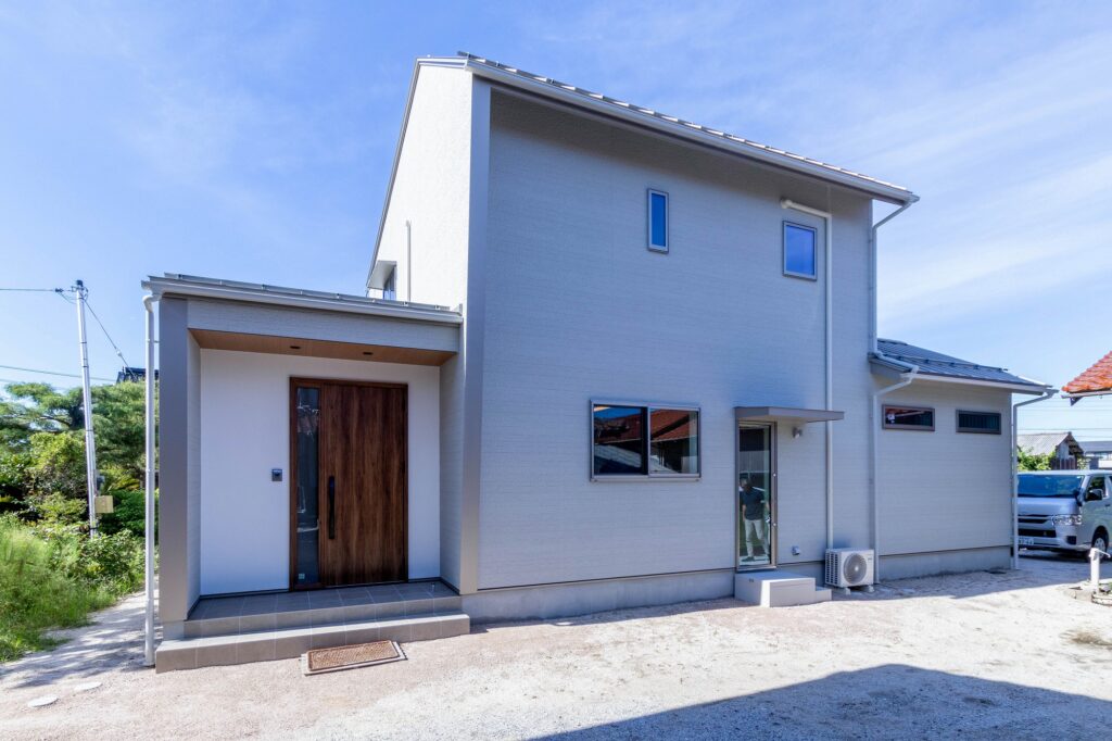 新築・注文住宅・リフォームなら鳥取県米子市の地元工務店、小田原工務店にお任せください。注文住宅T様邸外観写真
