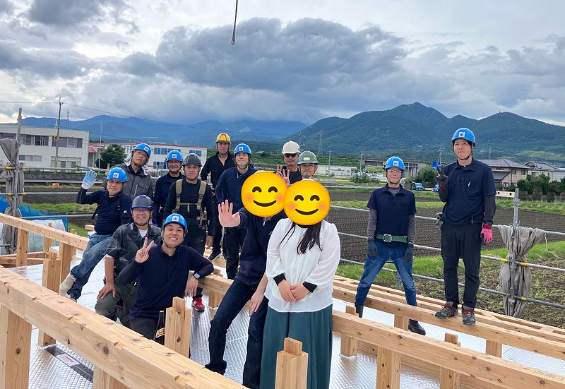 新築・注文住宅・リフォームなら鳥取県米子市の地元工務店、小田原工務店にお任せください。上棟の日、記念写真