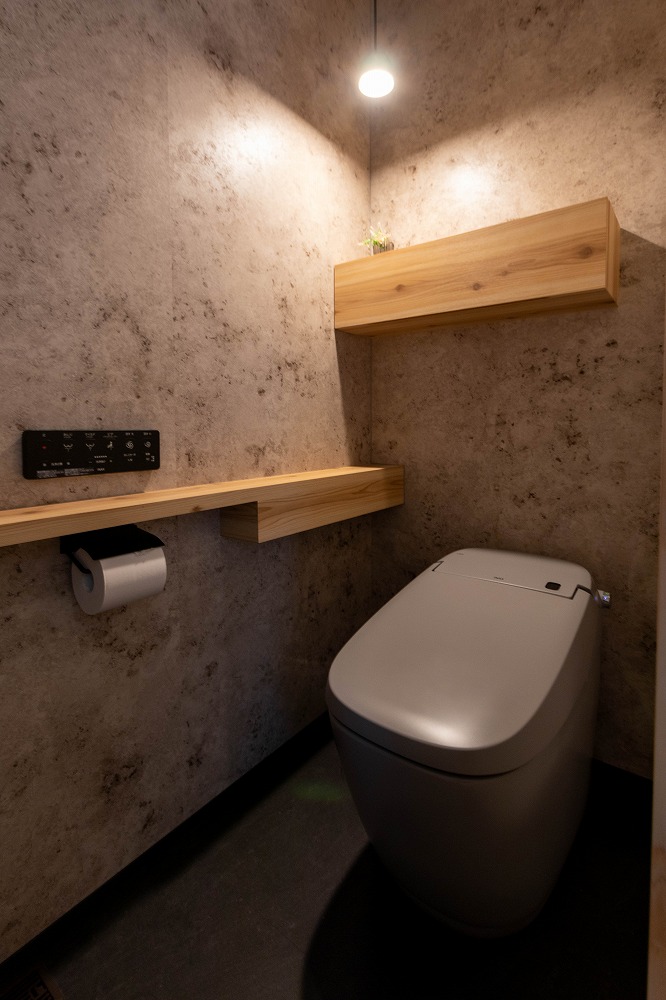 新築・注文住宅・リフォームなら鳥取県米子市の地元工務店、小田原工務店にお任せください。リフォーム見学会トイレ写真