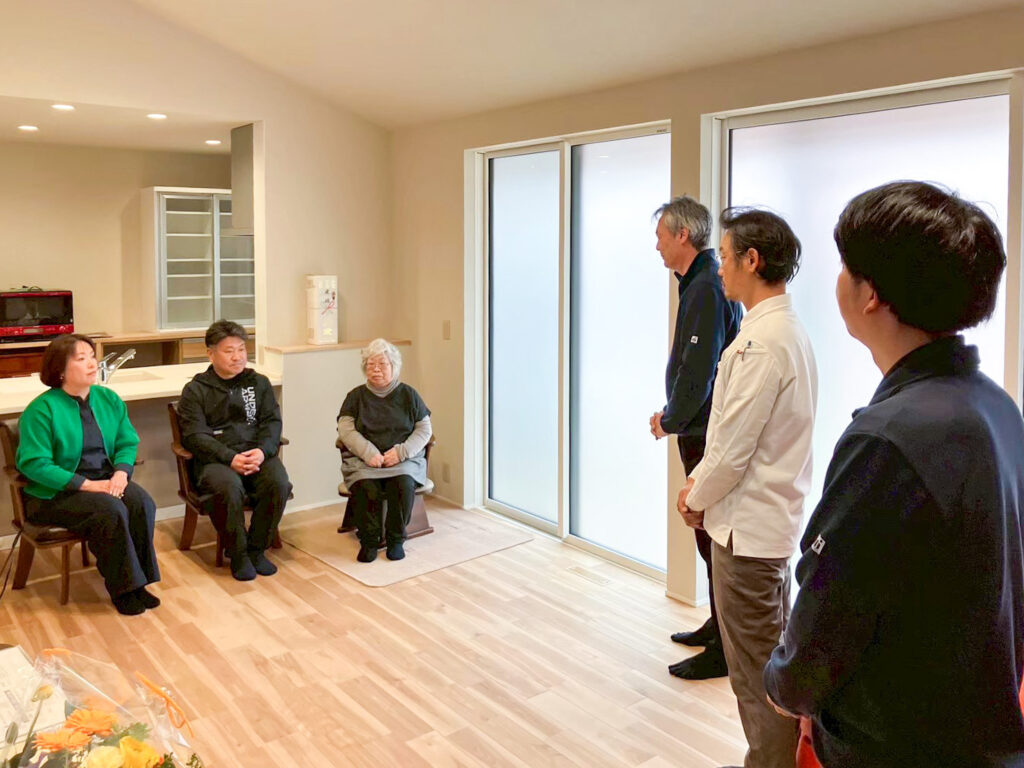 新築・注文住宅・リフォームなら鳥取県米子市の地元工務店、小田原工務店にお任せください。新築注文住宅の平屋、U様邸のお引渡し式ブログ、お引渡し式の写真。